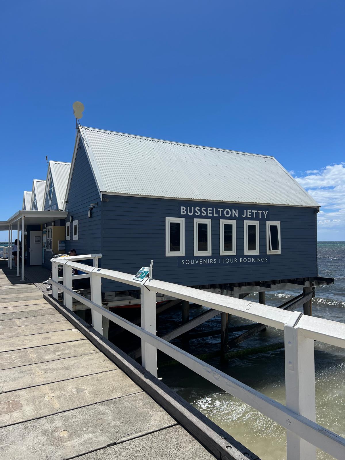 Langer Steg rein ins Meer, hallo Perth – lang ists her!